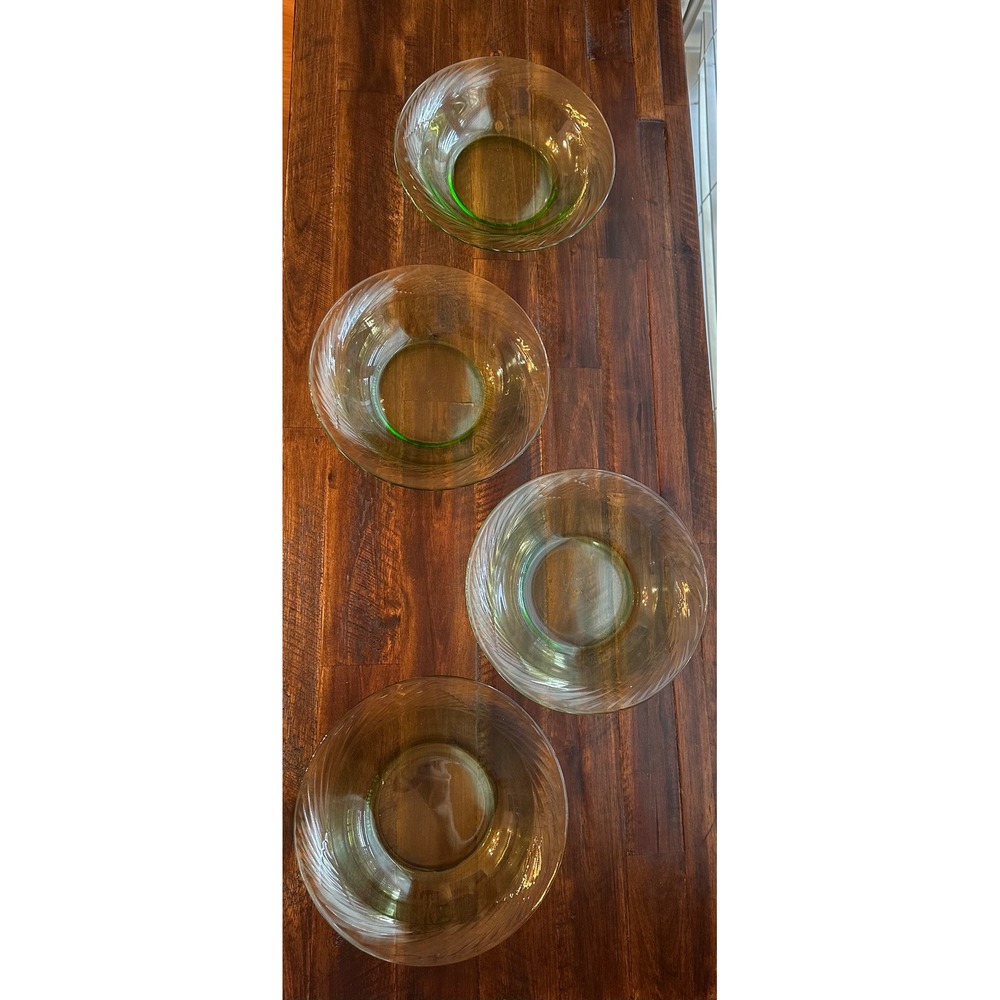 Pyrex Green Glass Swirl Bowls Set of 4 Vintage Ribbed Serving Salad Bowls 7 inch - Picture 4 of 5